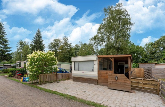 Cozy holiday home near Giethoorn with garden