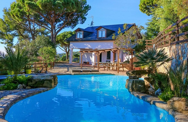 Cozy home in Sant Cebrià de Vallalt