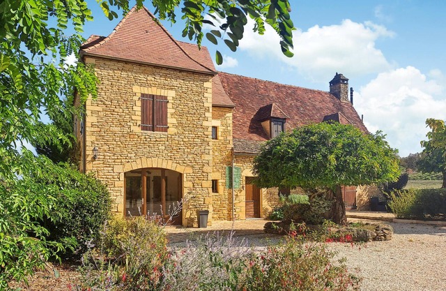 Cozy home in Marcillac-Saint-Quenti