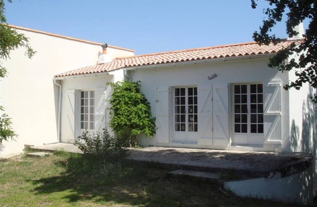 Cozy Home: 220m to Central Beach, Garden, Pets Welcome, Near Shops in La Tranche-sur-Mer