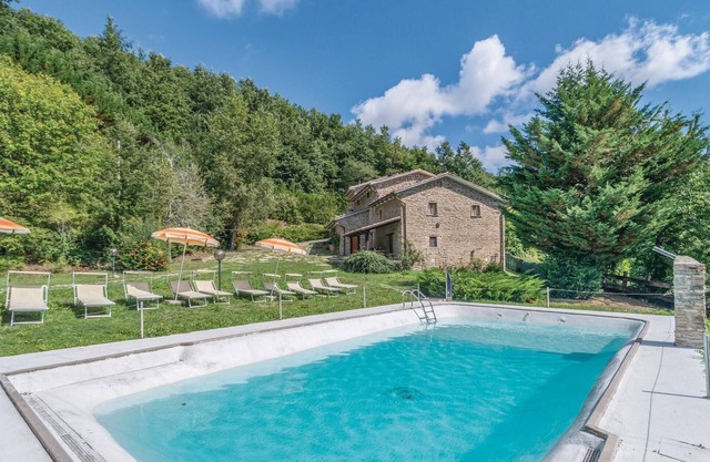 Cozy home in Apecchio PU
