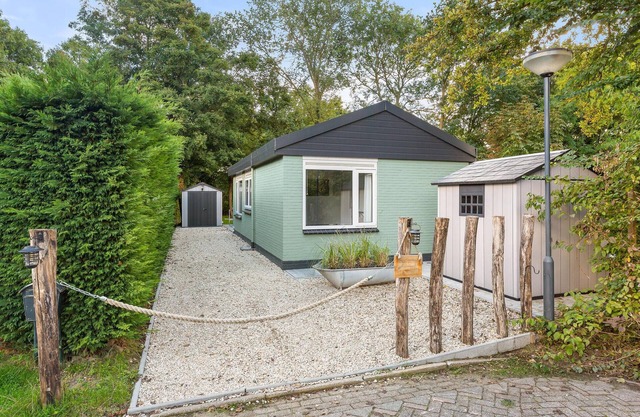 Cozy home in Baarland with WiFi