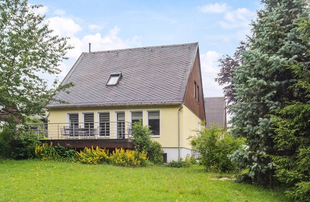 Cozy home in Bad Brambach with sauna