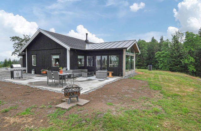 Cozy home in Bengtsfors with sauna