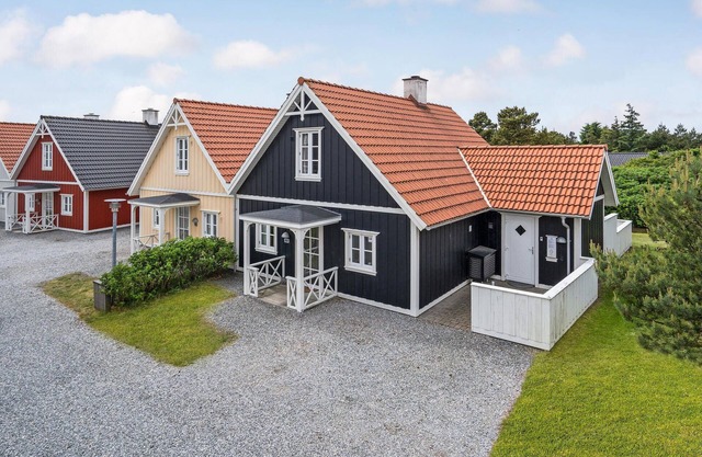 Cozy home in Blåvand with sauna