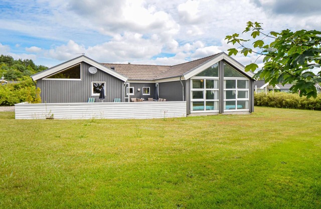 Cozy home in Ebeltoft with sauna