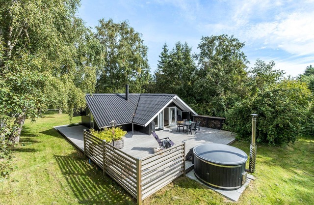 Cozy home in Ebeltoft with Wi-Fi