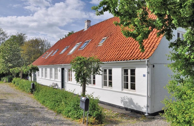 Cozy home in Faaborg with WiFi