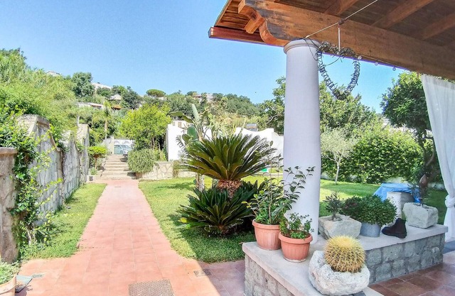 Cozy home in Forio-Panza with WiFi