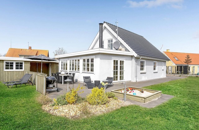 Cozy home in Glesborg with kitchen