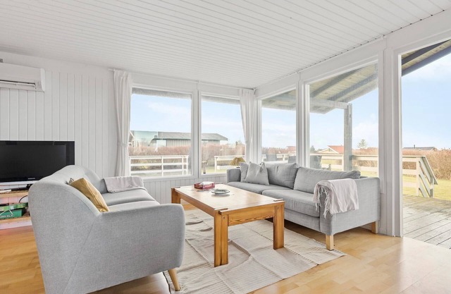 Cozy home in Glesborg with kitchen