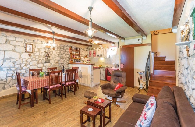 Cozy home in Gornji Tucepi