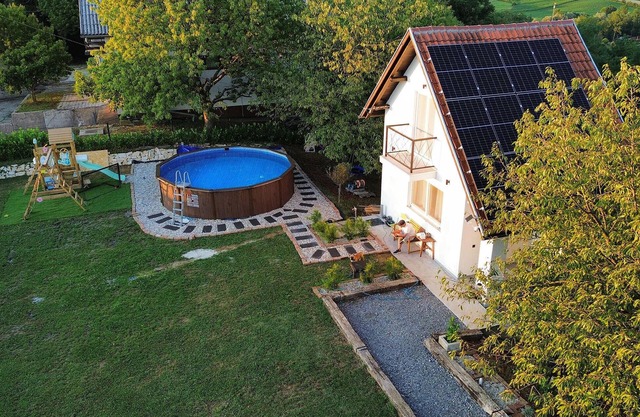 Cozy home in Grabovnica with WiFi
