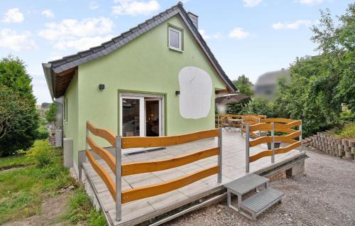 Cozy Home In Großbreitenbach With Wifi