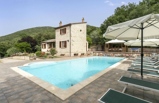 Cozy home in Guardea TR