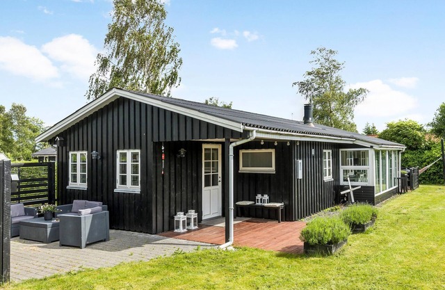 Cozy home in Hadsund with kitchen