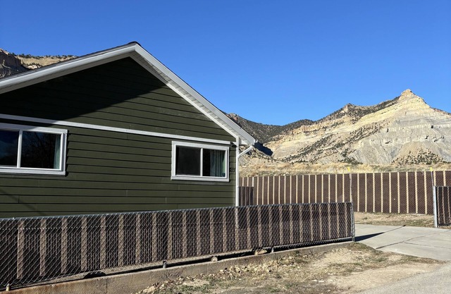 Cozy Home in Historic Helper Utah, near park, pool, Utah Aggies baseball field.