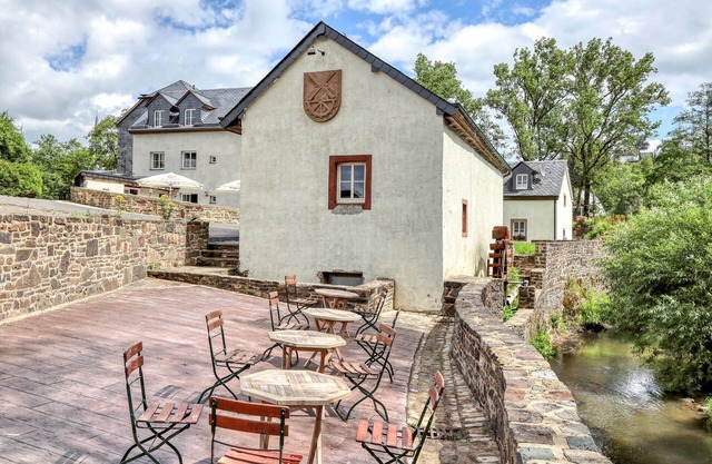 Cozy home in Irrhausen with sauna