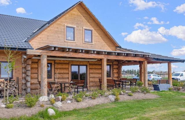 Cozy home in Jezierzany with sauna