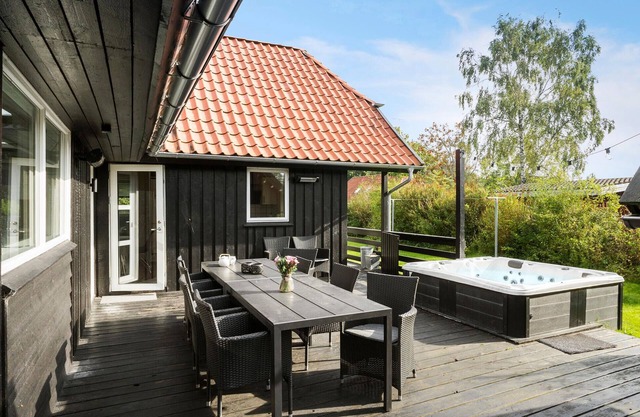 Cozy home in Juelsminde with sauna