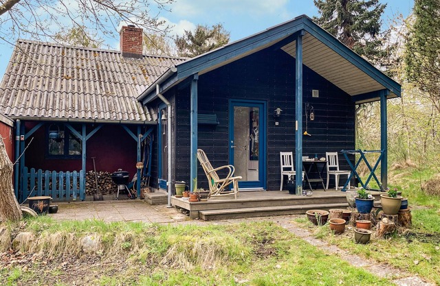 Cozy home in Knebel with WiFi