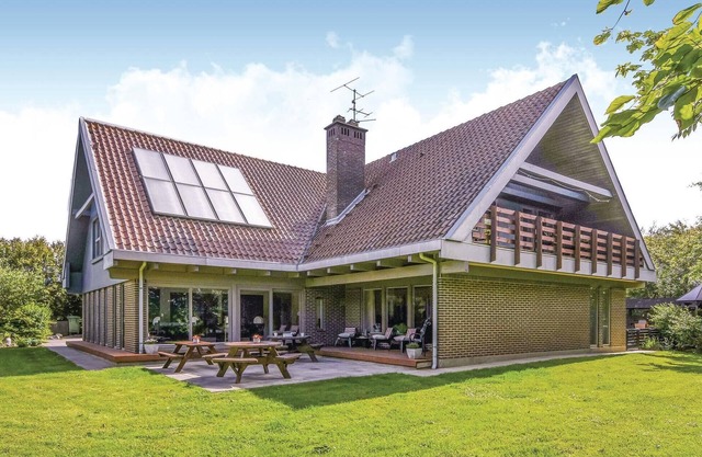 Cozy home in Lemvig with WiFi