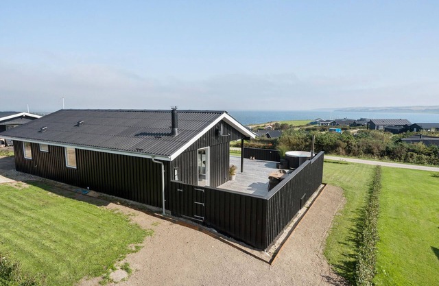 Cozy home in Lemvig with WiFi