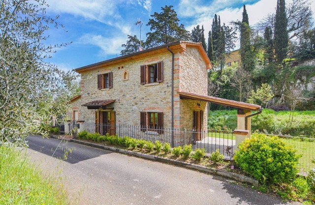 Cozy home in Monte San Savino with WiFi