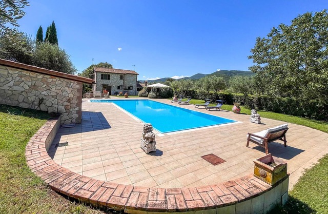 Cozy home in Melezzole with WiFi