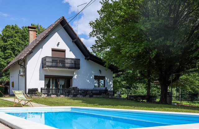 Cozy home in Milekovo Selo with WiFi