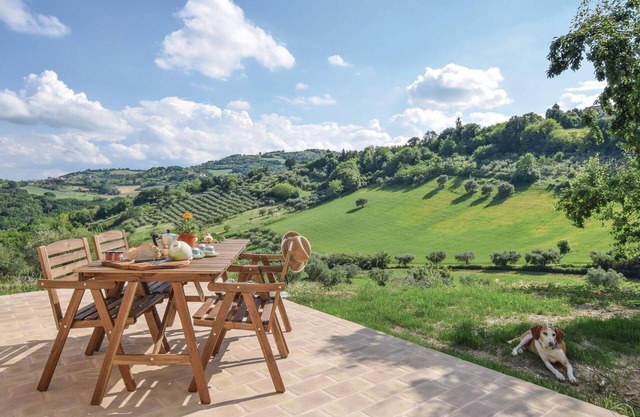 Cozy home in Mombaroccio -PU- with WiFi