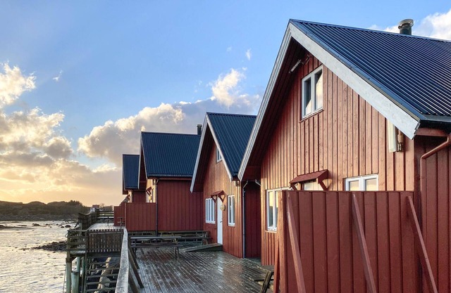Cozy home in Offersøy with sauna