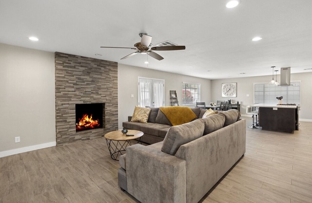 Cozy Home in Old Town with Yard & Grill