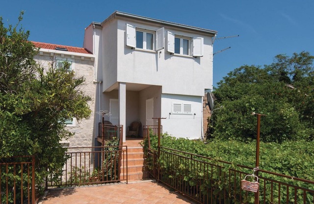 Cozy home in Orebic with WiFi