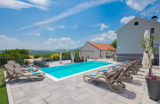 Cozy home in Podbablje Gornje with WiFi