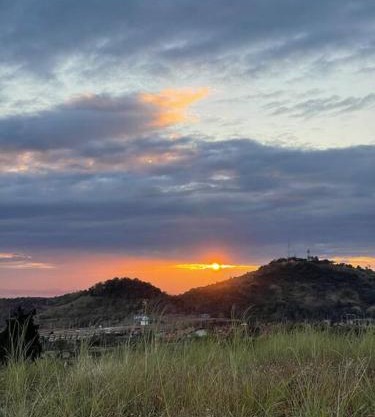 Cozy home in Rizal with stunning lake view & near overlooking cafes