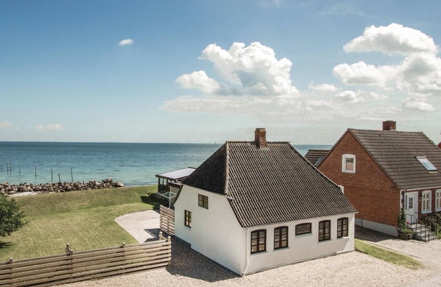 Cozy home in Rudkøbing with WiFi