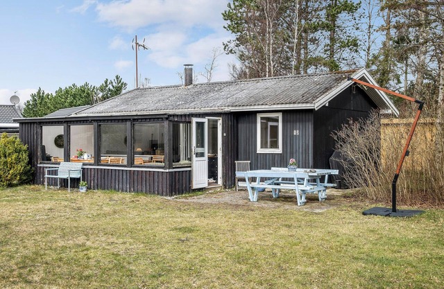 Cozy home in Sjællands Odde with WiFi