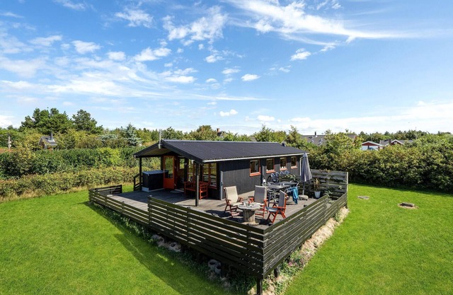 Cozy home in Skjern with kitchen