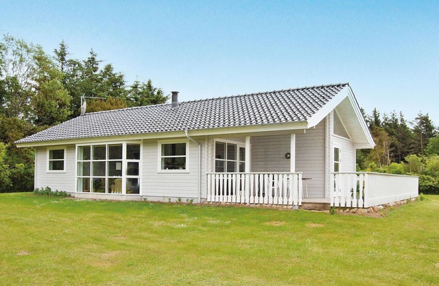 Cozy home in Spøttrup with sauna