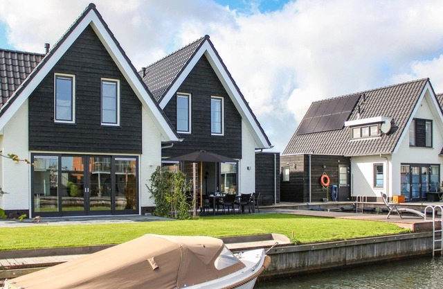 Cozy home in Stavoren with WiFi
