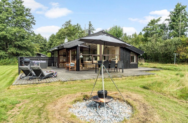 Cozy home in Strandby with WiFi