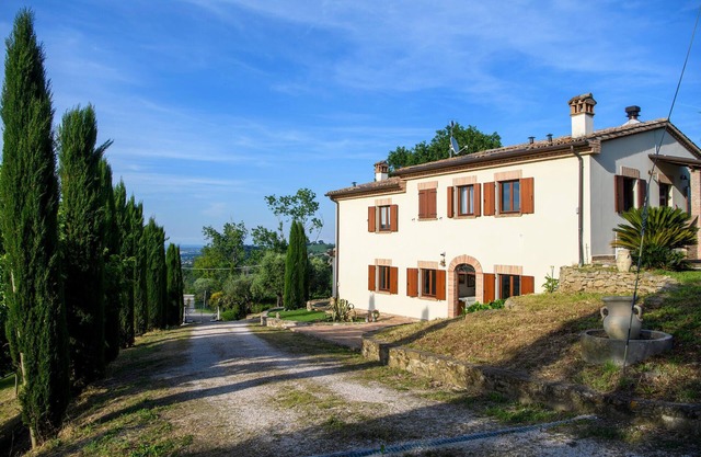 Cozy home in Terre Roveresche with WiFi