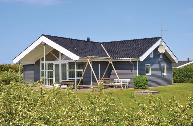 Cozy home in Tarm with WiFi