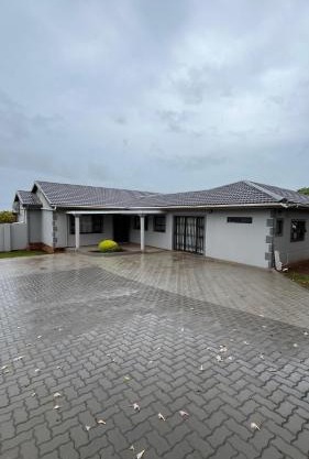 cozy home in traquil area