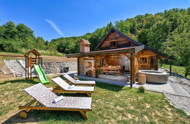 Cozy home in Varazdin Breg with WiFi