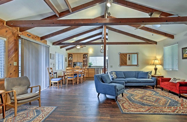 Cozy Home w/Patio Near Yosemite National Park!