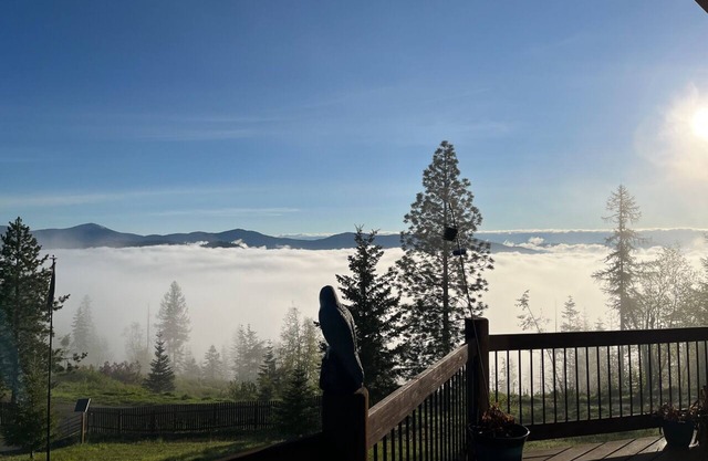 Cozy Home w/Views from Heaven!