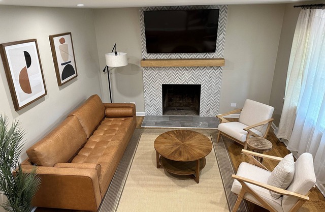 Cozy Home with Walking Distance to Scott Stadium