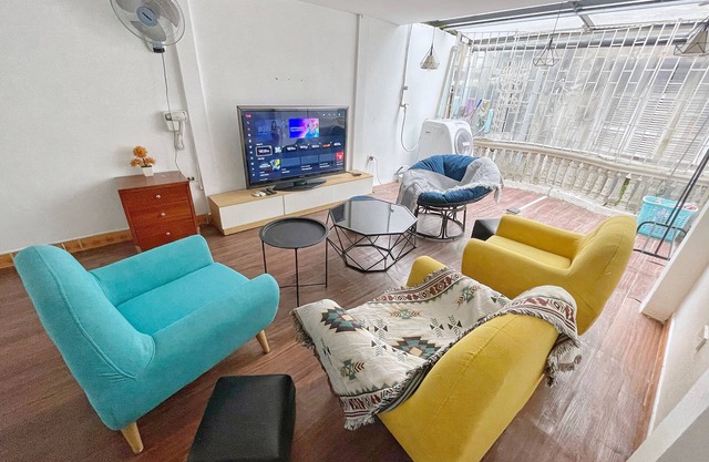Cozy homestay in center of Hoan Kiem Hanoi for group with chill room and netflix